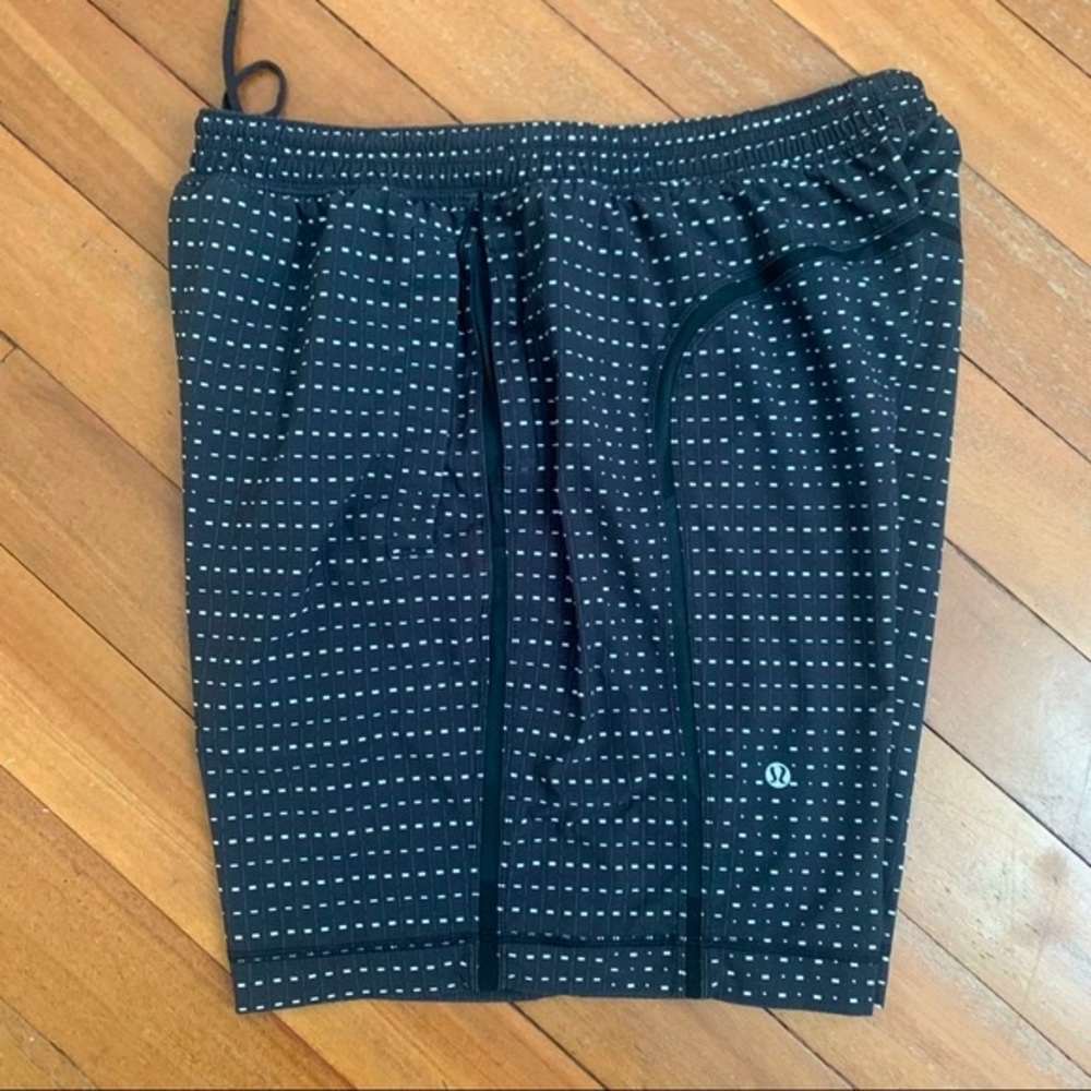 Lululemon Pace Breaker Black/White 9” Short
